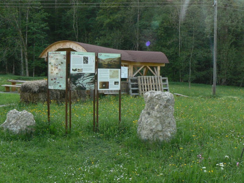 https://www.kreuzthal.de/wp-content/uploads/2017/03/03_kreuzthal_station_am_glasmacherweg.jpg